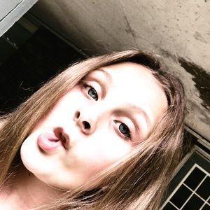 Meet your Posher, Victoria